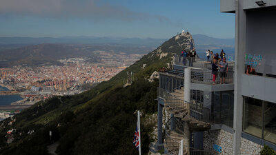 Brexit gerilimi büyüyor: Boynuzlanmış koca gibi...