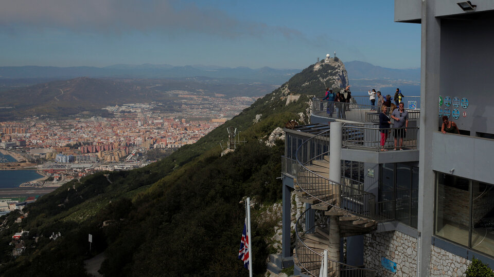 Brexit gerilimi büyüyor: Boynuzlanmış koca gibi...