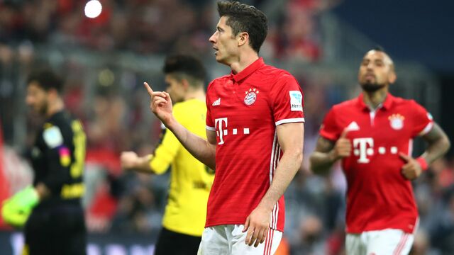 Bayern, Dortmund'u sahadan sildi!