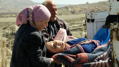 Kudret başına geleceklerden habersiz!