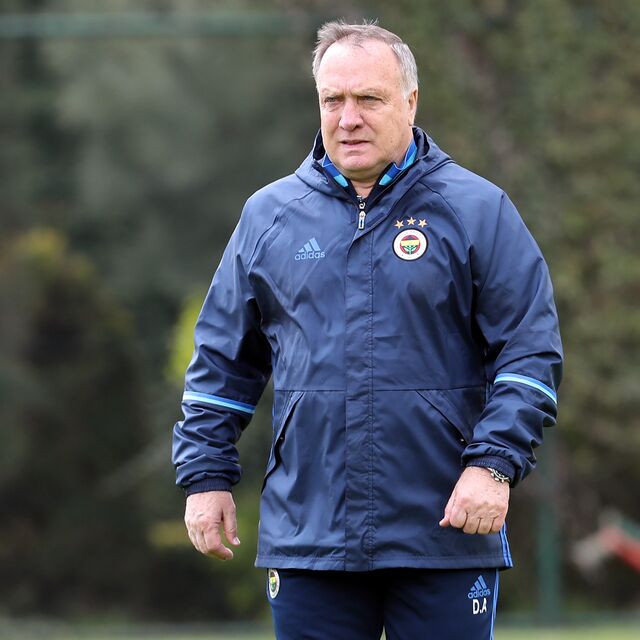 Advocaat, Galatasaray'ı takipte!