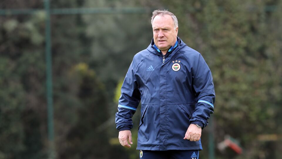 Advocaat, Galatasaray'ı takipte!