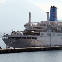 Antalya'ya iki kruvaziyer turist getirdi