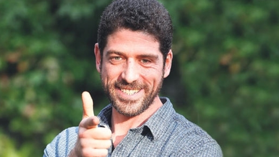 "Sen yalancı, üçkağıtçının tekisin!"