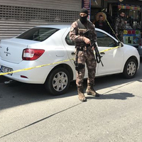 Camiden çıkan kuyumcu neye uğradığını şaşırdı! Özel harekat polisleri geldi