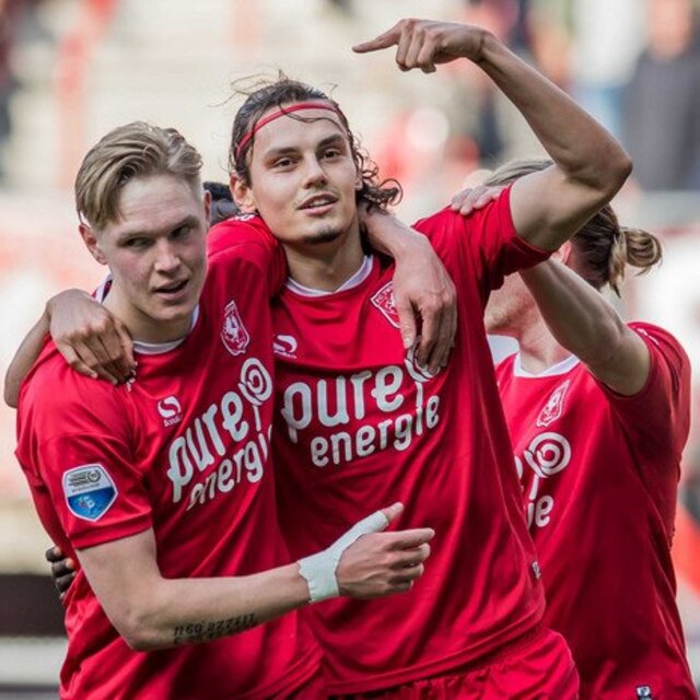 Enes Ünal, Hollanda'yı yine salladı!