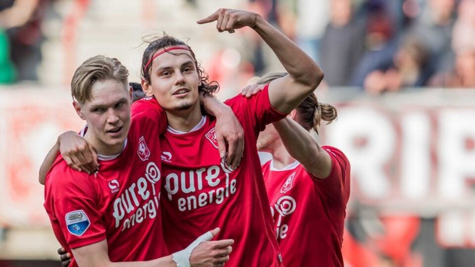 Enes Ünal, Hollanda'yı yine salladı!