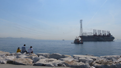 İstanbul'un elektriğine denizden destek