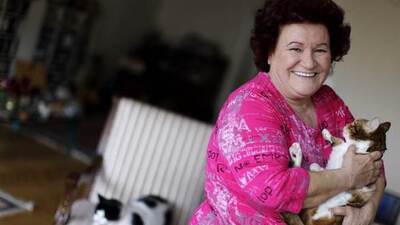 Selda Bağcan'ın kedilerini zehirlediler