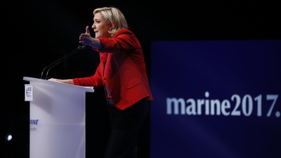 Aşırı sağcı Le Pen mitinginde protesto