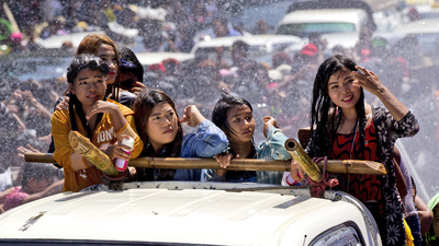 Asya'yı sarsan facia! 4 günlük festivalde yüzlerce ölü...