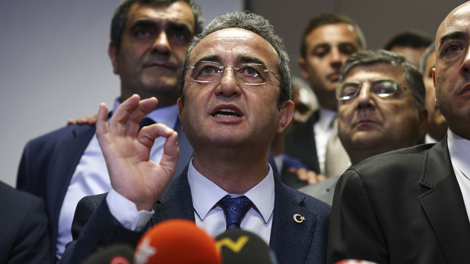 CHP referandumun iptali için YSK'ya başvurdu