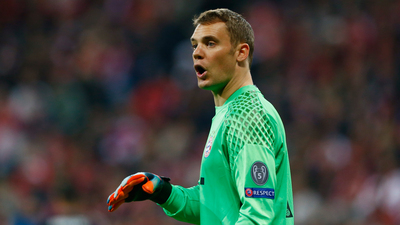 Neuer'in ayağı kırıldı!