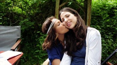 Zehra okulu bıraktı mı? Hülya Avşar açıkladı