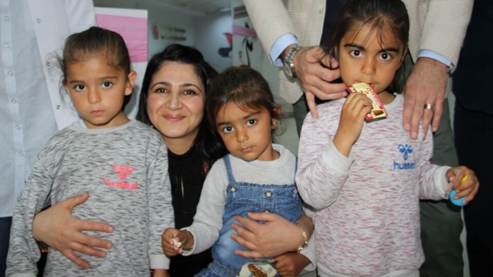 Çocuklar için hastaneyi süslediler