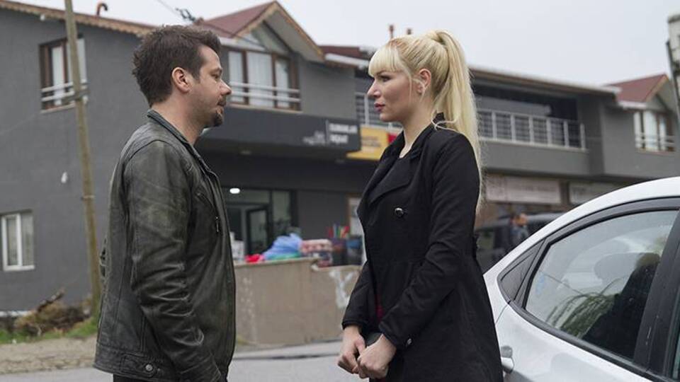 Buse, hayatını kurtaran Ali'ye aşık oluyor