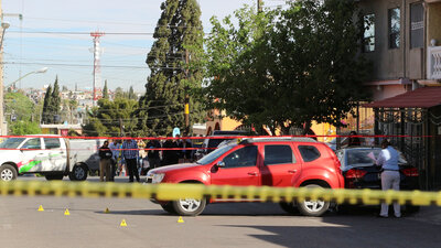Meksika'da sol parti lideri arabasında öldürüldü!