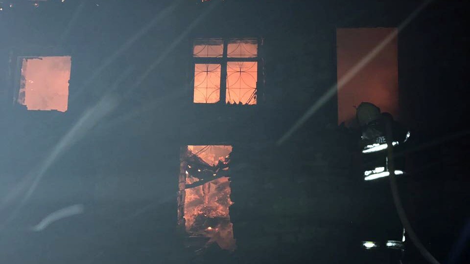 Onları kurtarmak istedi, feci şekilde can verdi