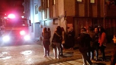 Kız yurdunda büyük panik! Sokağa döküldüler