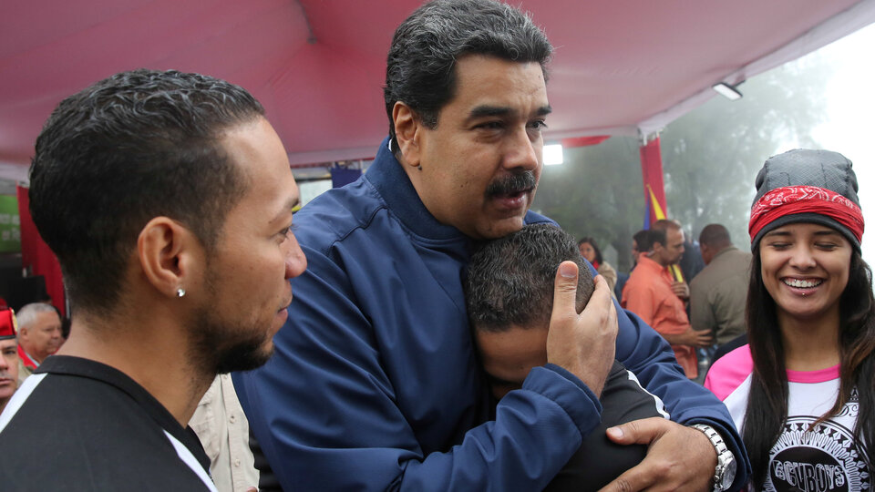 Maduro'dan muhalefete zeytin dalı!