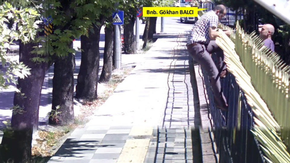 Sivillere ateş edip, karargahtan böyle kaçtı!