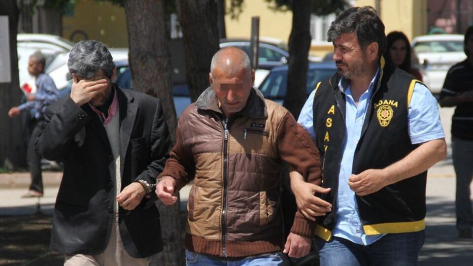 Evinde fuhuş yapılırken yakalandı! "Ben bunları tanımıyorum ne zaman gelmişler evime"