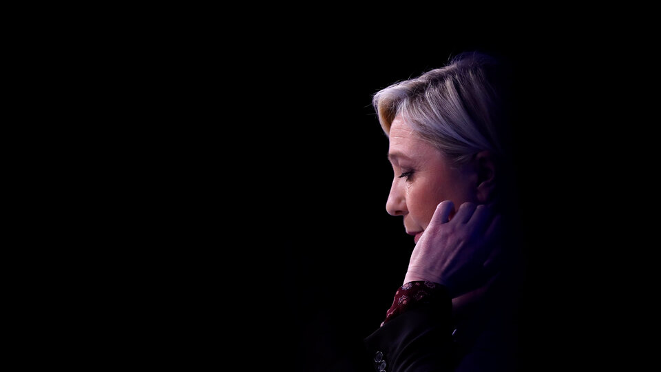 Fransız yargısı Le Pen'in peşinde! Dokunulmazlığı kaldırılıyor...