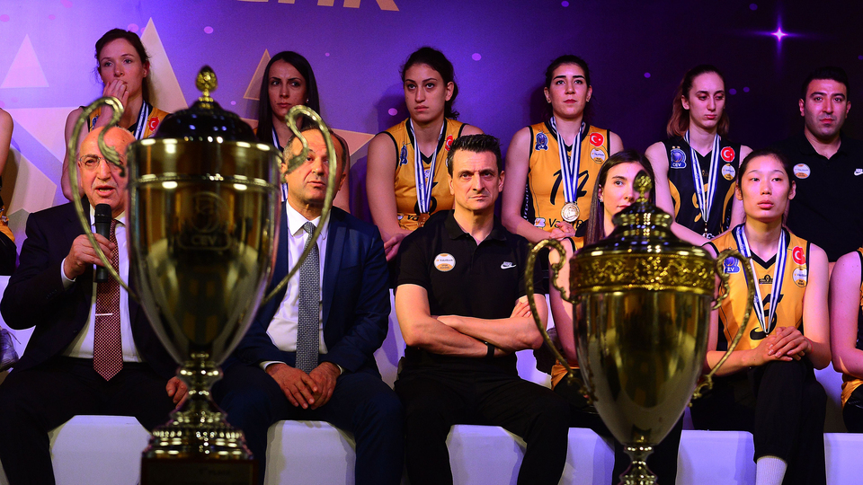 Şampiyon VakıfBank basının karşısında!