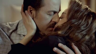 Azra Akın'ın bu sahneleri çok konuşulacak