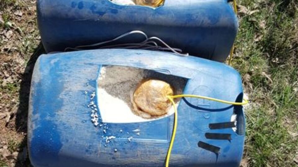 İki ayrı bölgede 2.5 ton patlayıcı bulundu!