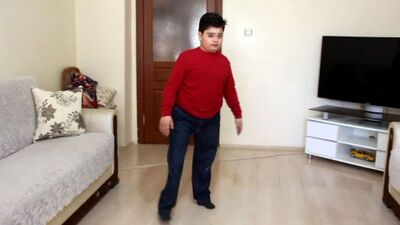 Protez bacaklı çocuğa darp iddiası