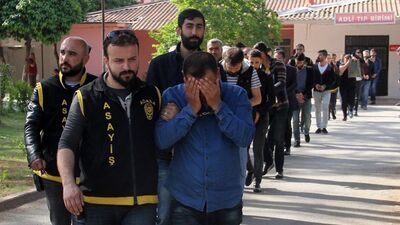 Kredi kartıyla 1 milyon TL'lik araba aldılar!