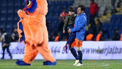 Emre Belözoğlu: Yine birçok kişiyi üzdük