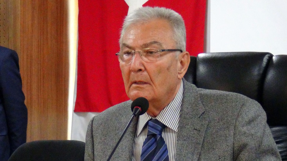 Baykal: Kılıçdaroğlu 'Cumhurbaşkanı adayıyım' derse arkasında oluruz