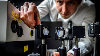 İki bilim insanı imkansızı başardı!