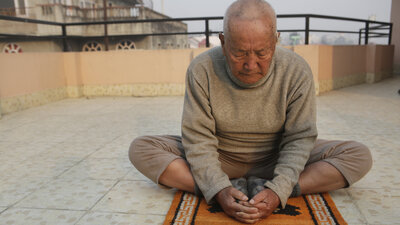 'Everest'e tırmanan en yaşlı kişi' unvanını geri kazanmak istemişti ama...