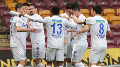 "Paşa paşa 3 yemek!"