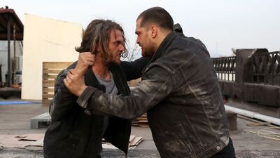 İçerde'de nefes kesen dövüş sahnesi!