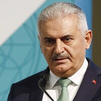Başbakan Yıldırım ilk milli helikopterin pilot koltuğunda!