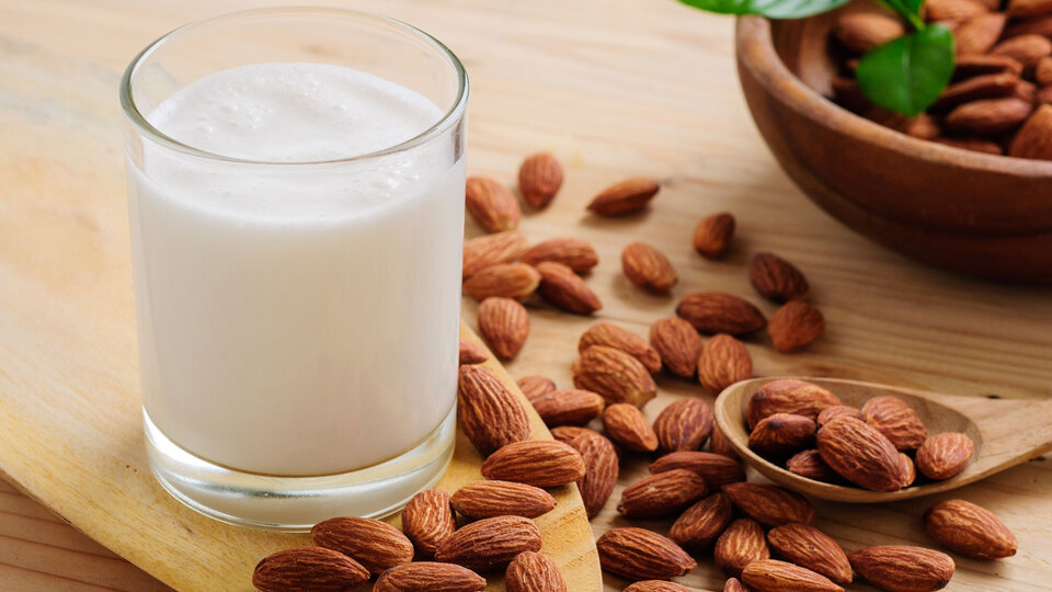 Evde badem sütü nasıl yapılır?