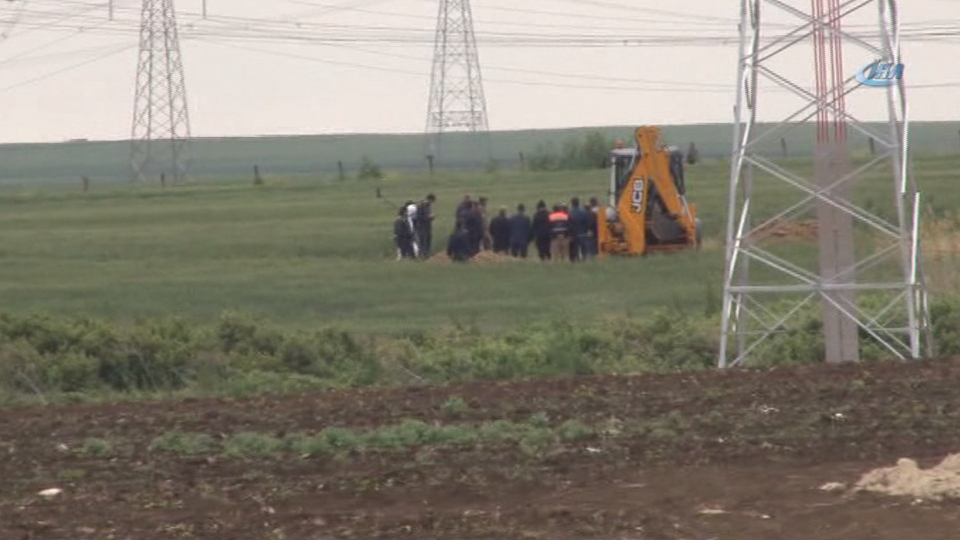 Silivri'de D-100 karayolu yakınında 'FETÖ parası' kazısı