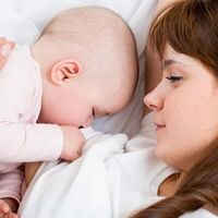 Anne adaylarına ve emziren annelere 5 altın öneri