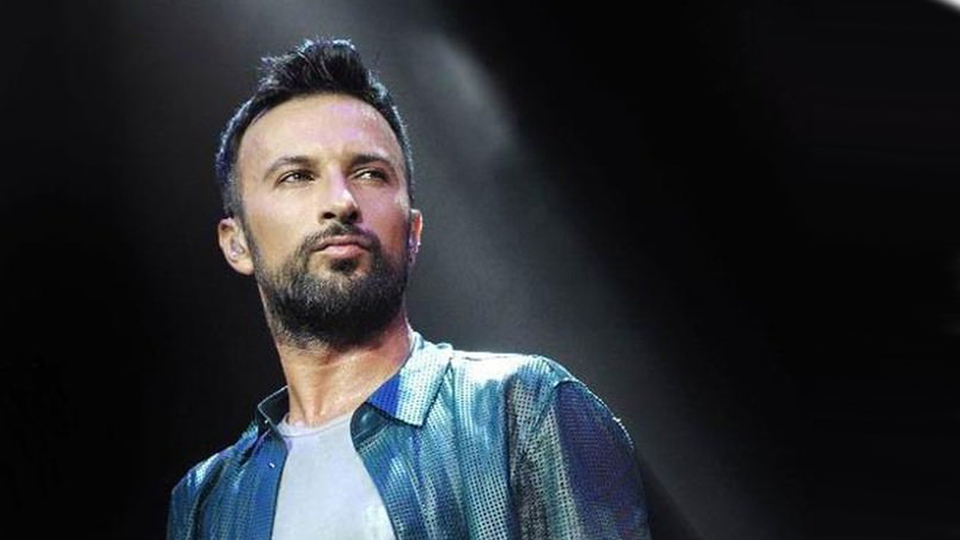 Tarkan, Atatürk'e hakaret edenlere karşı sessiz kalmadı