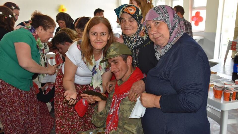 Down sendromlu gençler 'asker' oldu