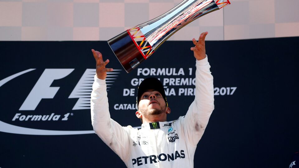 İspanya'da gülen Hamilton!