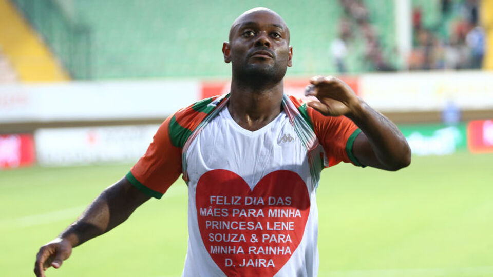 Vagner Love'dan sevgilerle