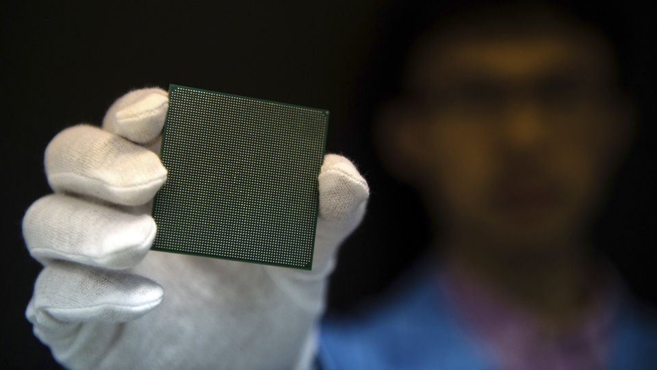 Intel çekirdek sayısını 12'ye çıkartıyor