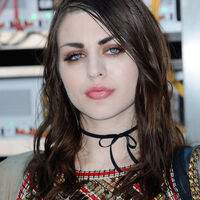 Servetini babasına borçlu