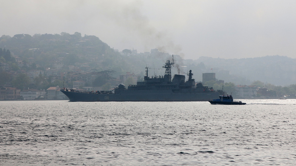 İstanbul Boğazı'nda Rus gemilerine füzeli saldırı alarmı