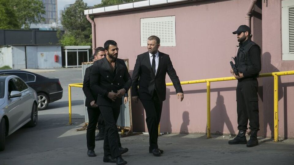 Mesut, gizli görevle uyuşturucu şebekesine sızıyor
